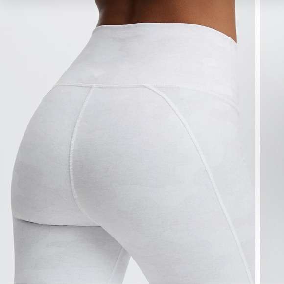 Fabletics define powerhold high-waisted legging - Picture 3 of 9